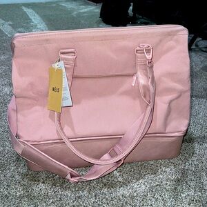 NWT Béis convertible weekender bag